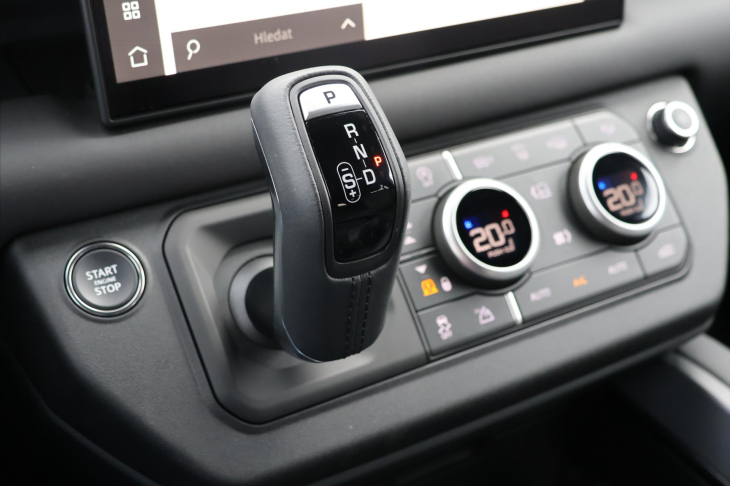 Land Rover Defender 5,0 110 P425 X-DYNAMIC CZ DPH