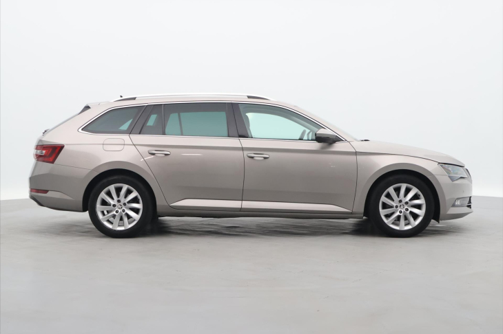 Škoda Superb 2.0 TDI 110kW Style Bi-Xenon