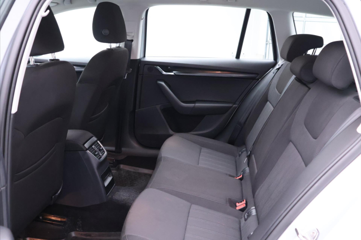 Škoda Octavia 1,6 TDI 85kW Style LED tažné CZ