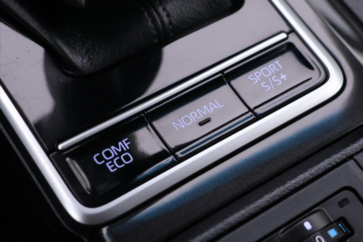 Toyota Land Cruiser 2,8 D-4D 150kW Aut. 4x4 CZ