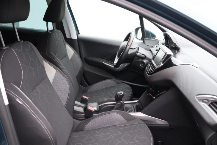 Peugeot 2008 1,2 PT 110k Active Klima CZ