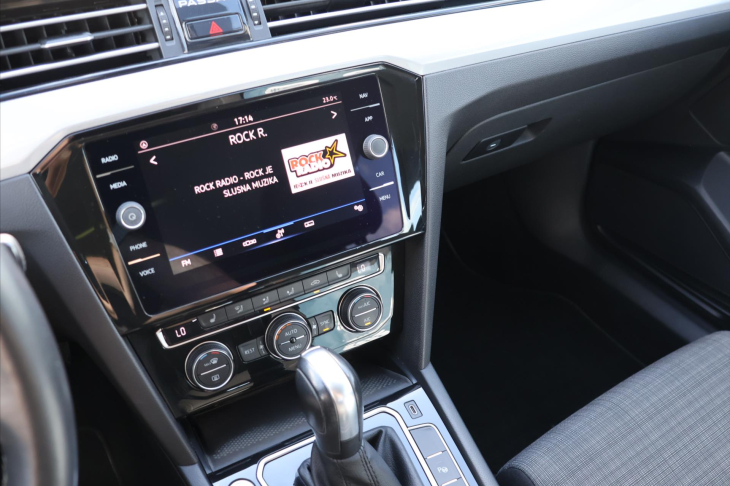 Volkswagen Passat 2,0 TDI 140kW DSG LED Aut.klima
