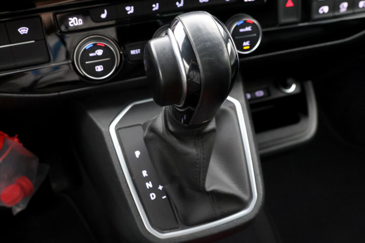 Volkswagen Multivan 2,0 TDI DSG Generation Six DPH