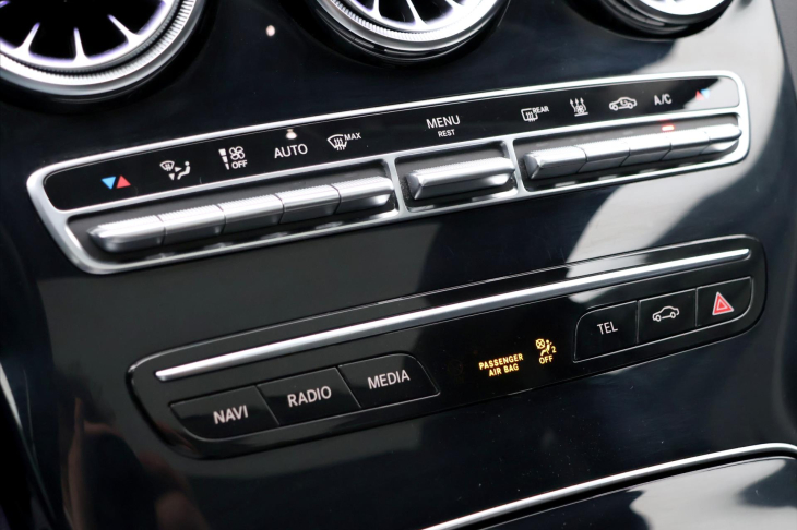 Mercedes-Benz Třídy C 2.0 220d 143kW Aut. LED
