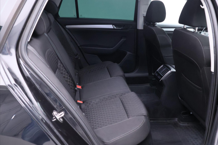 Škoda Superb 1,6 TDI DSG Style Panorama