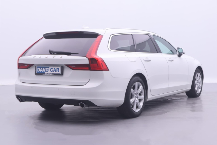 Volvo V90 2,0 D4 AWD Aut CZ Momentum DPH