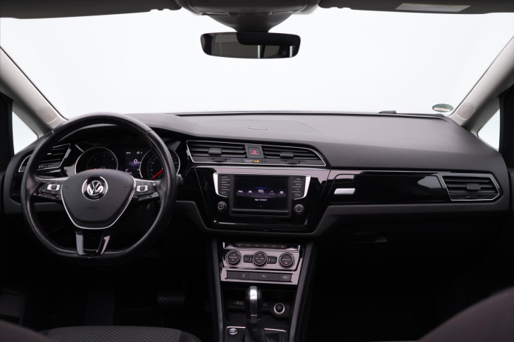 Volkswagen Touran 1,6 TDI DSG Panorama LED 1.Maj