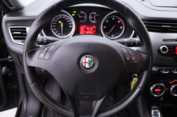 Alfa Romeo Giulietta 1,6 JTD 77kW Distinctive Kůže