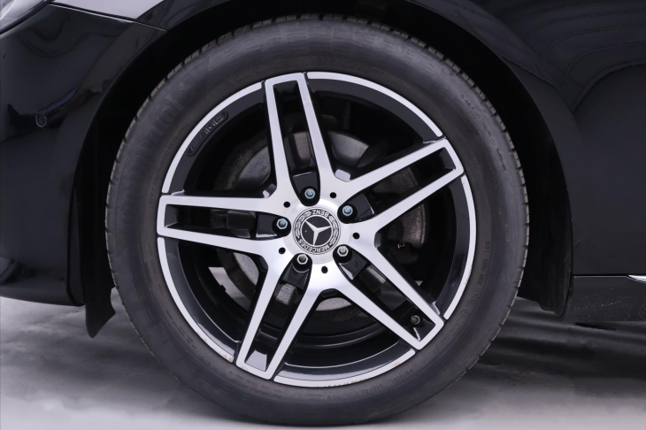 Mercedes-Benz Třídy E 2,0 220d 143kW Aut. CZ