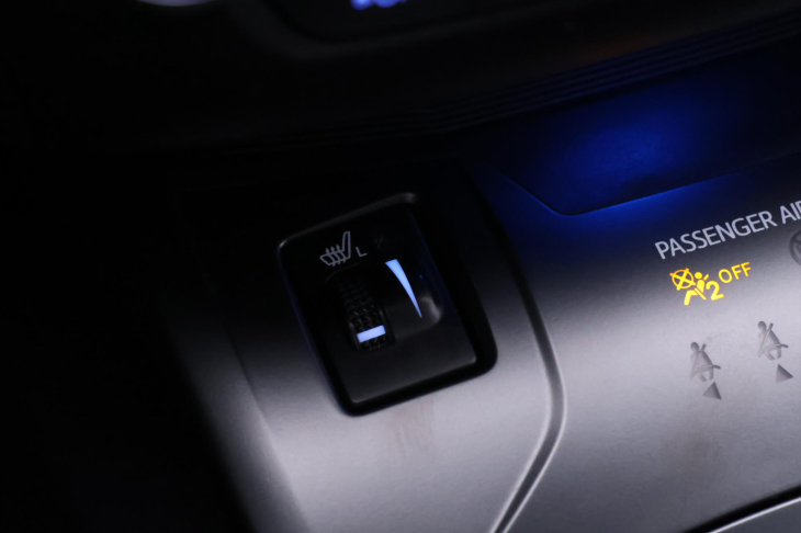 Toyota Avensis 2,0 D-4D 105kW Navi LED Tempo