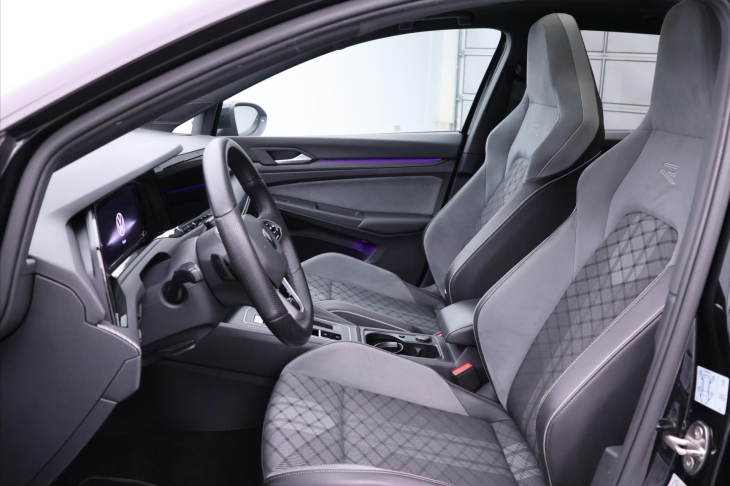 Volkswagen Golf 2,0 TDI DSG R-line Virtual DPH