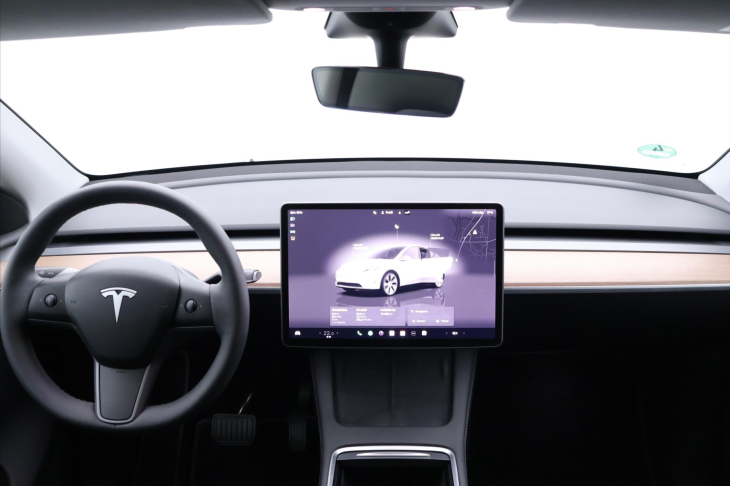 Tesla Model Y Long Range AWD DPH 1.Maj.