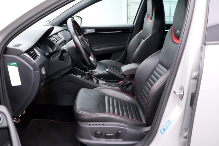 Škoda Octavia 2,0 TSI RS 169kW Xenon Kůže