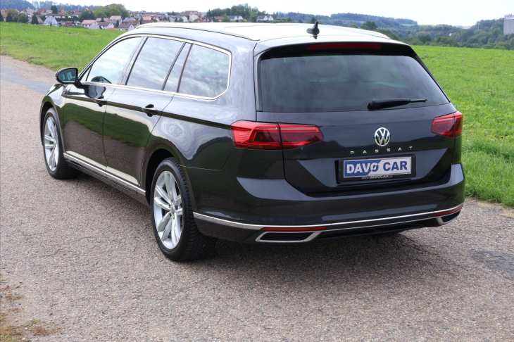Volkswagen Passat 2,0 TDI DSG Elegance Navi