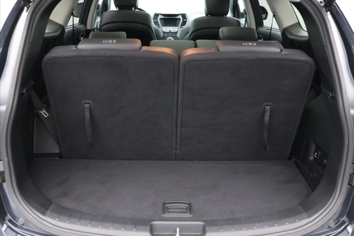 Hyundai Grand Santa Fe 2,2 CRDI 145kW CZ Luxury DPH