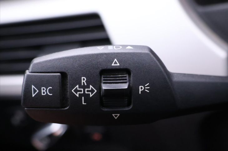 BMW Řada 3 2,0 318i 105kW Automat Klima