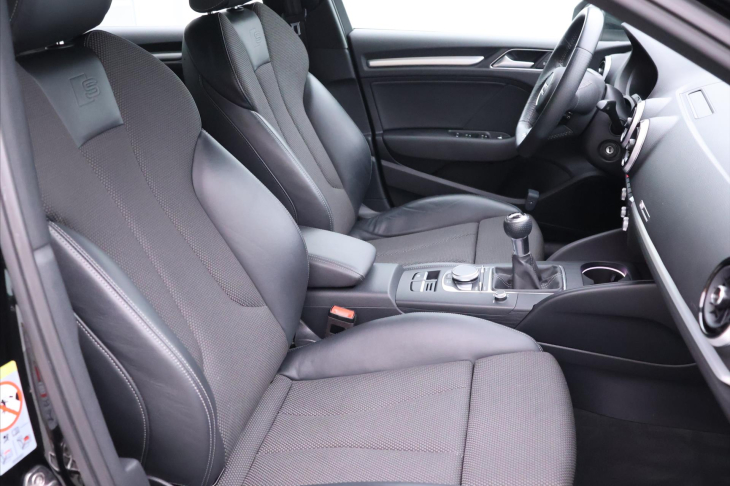 Audi A3 1,0 30TFSI S-line Virtual DPH