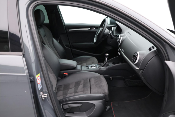 Audi S3 2,0 TFSI 228kW Quattro Sportback CZ