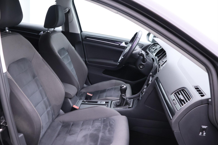 Volkswagen Golf 1,4 TSI 92kW Highline 1.Majitel