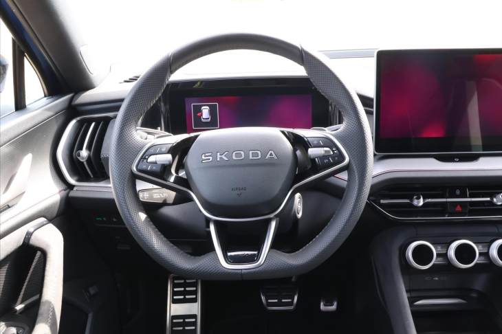 Škoda Kodiaq 2,0 TDI DSG 4x4 Sportline 7-Míst