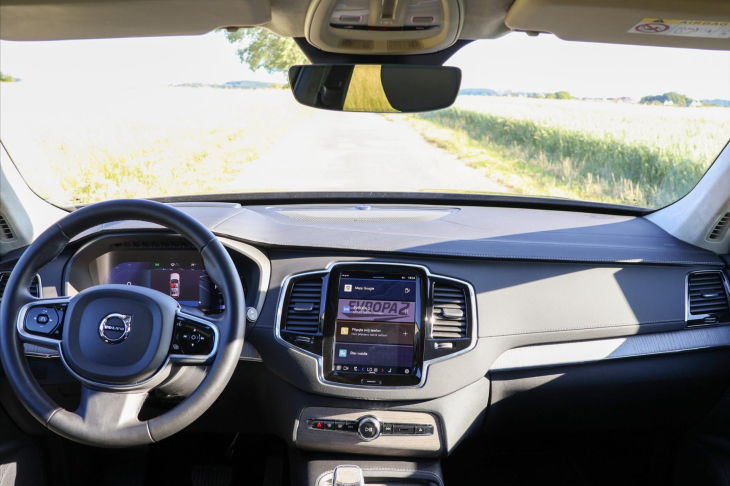 Volvo XC90 2,0 B5 AWD Ultimate Dark 7-Míst