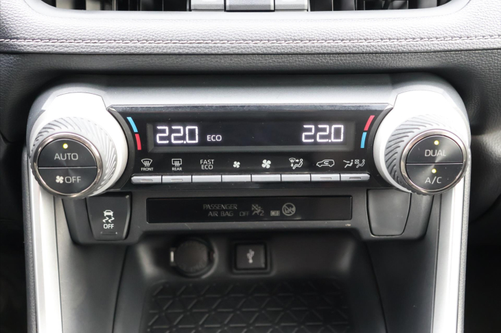 Toyota RAV4 2,5 131kW Hybrid Navigace