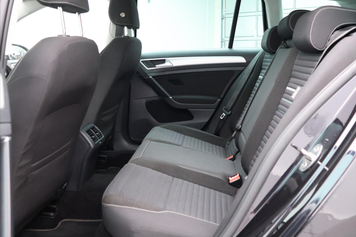 Volkswagen Golf 1,4 TSI 92kW Cup 1.Maj Navi