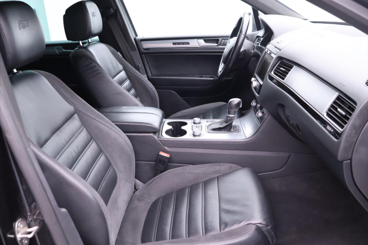 Volkswagen Touareg 3,0 TDI V6 DSG R-LINE CZ 4M