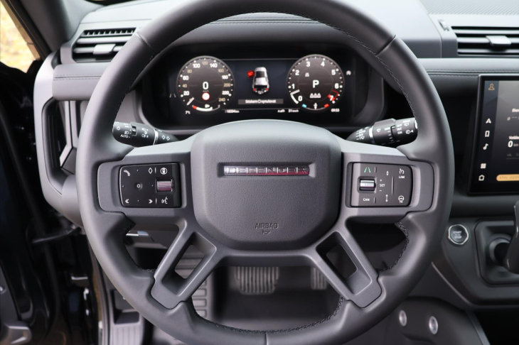 Land Rover Defender 5,0 110 P425 X-DYNAMIC CZ DPH
