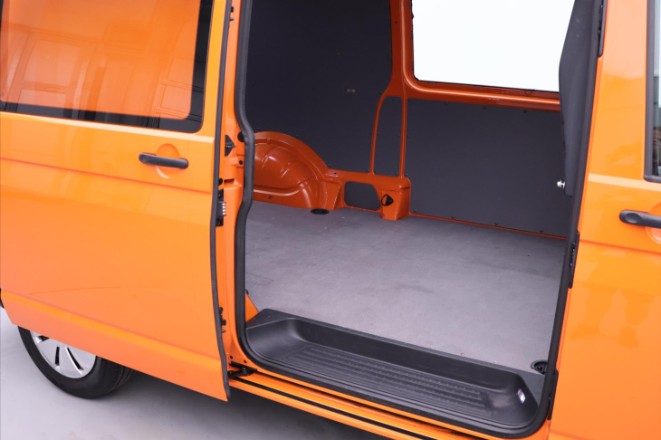 Volkswagen Transporter 2,0 TDI 110kW DSG L2 Klima DPH