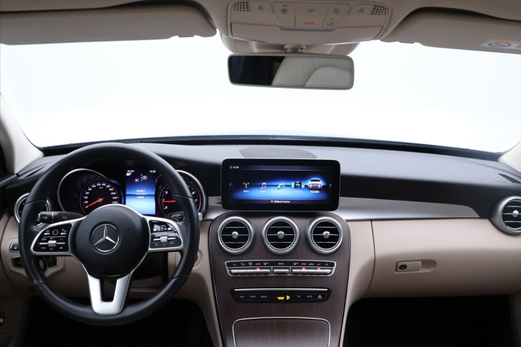 Mercedes-Benz Třídy C 2,0 C300 190kW CZ AMG paket