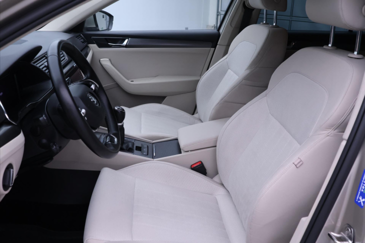 Škoda Superb 2,0 TDI 110kW Style CZ DPH 1.Maj