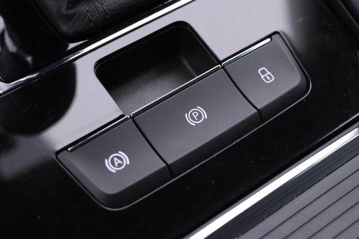 Škoda Superb 1,4 iV 115KW Laurin & Klement