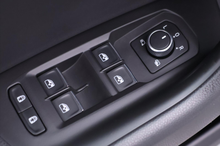 Volkswagen Touareg 3,0 TDI V6 170kW DSG 4M CZ DPH