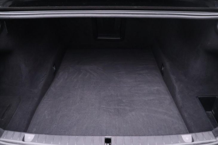 BMW Řada 7 4,4 750i 330kW xDrive DPH