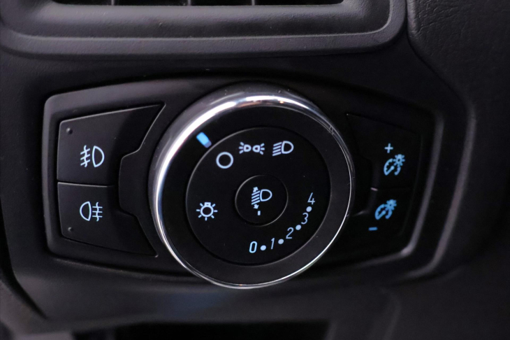 Ford Focus 1,6 TDCi 70kW Klimatizace CZ