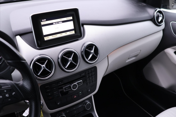 Mercedes-Benz Třídy B 1,6 180 90kW Aut.klima Navi
