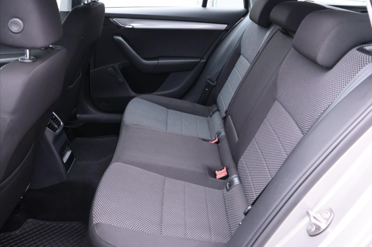 Škoda Octavia 1,6 TDI Ambition klima Tempo