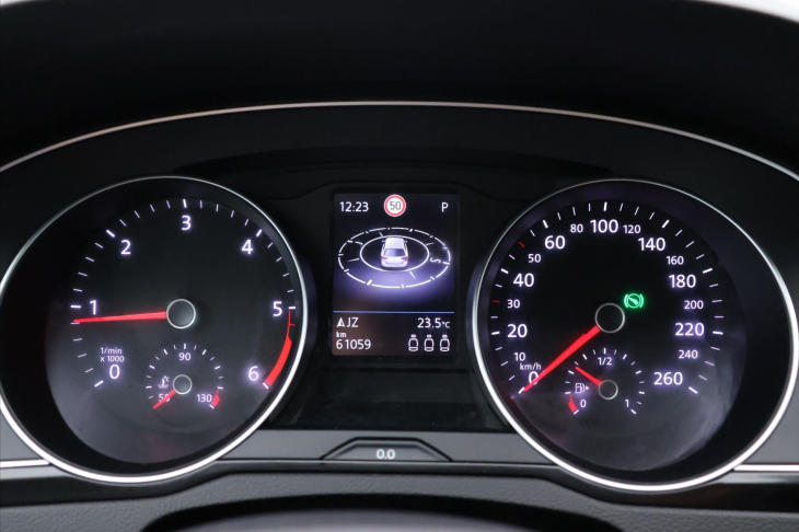 Volkswagen Passat 2,0 TDI DSG Business 1.Maj DPH