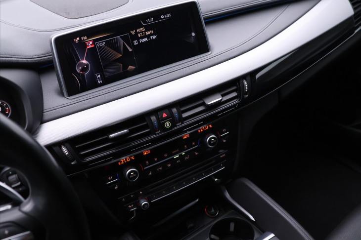 BMW X6 3,0 M50d xDrive 280kW CZ