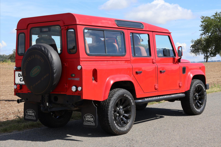 Land Rover Defender 2,4 TD4 7-Míst Kůže A/C 4x4