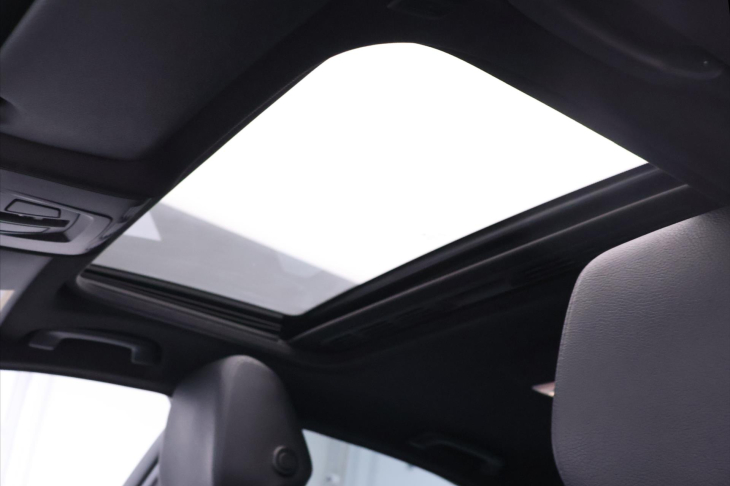 BMW Řada 3 2,0 320d 120kW Aut. Xenon Kůže