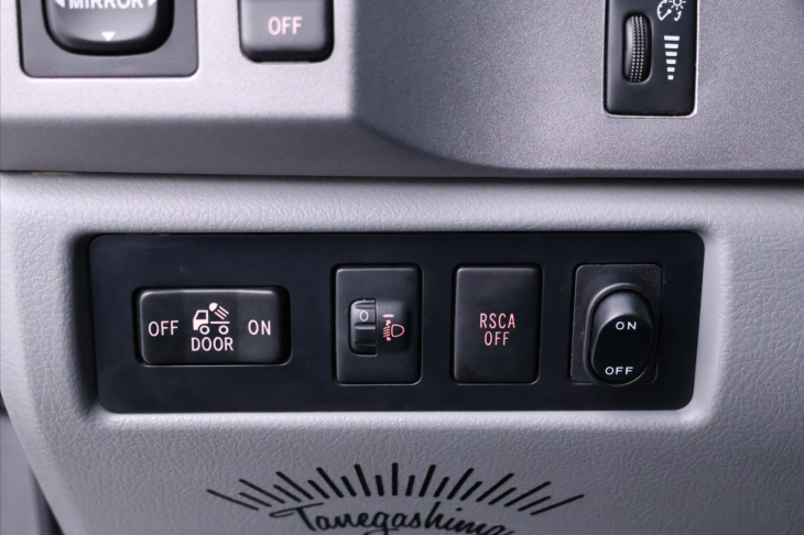 Toyota Tundra 5,7 V8 HEMI 285kW 4x4