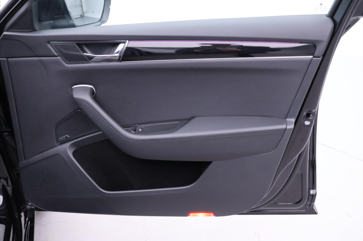 Škoda Superb 2,0 TDI 110kW DSG L&K DPH 1.Maj.