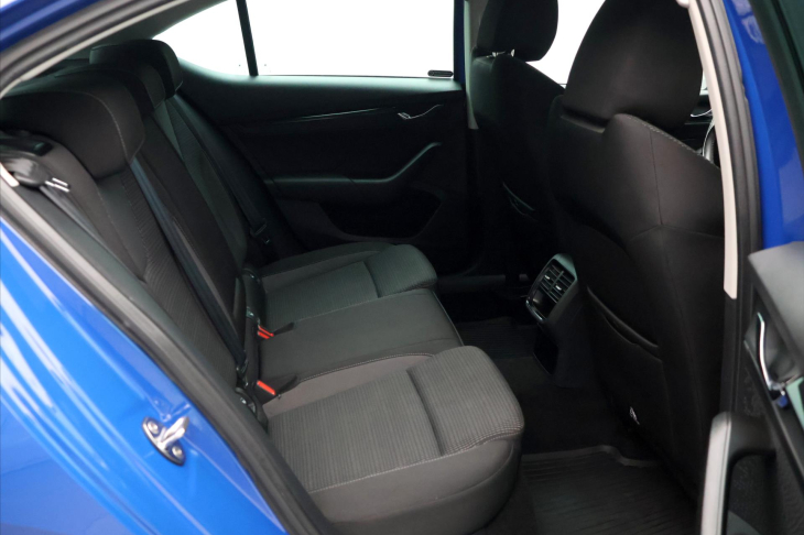 Škoda Octavia 2,0 TDI 110kW Ambition DSG CZ