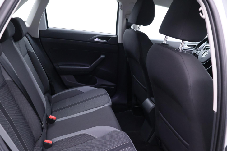 Volkswagen Polo 1,0 TSI 85kW Highline 1.Maj CZ