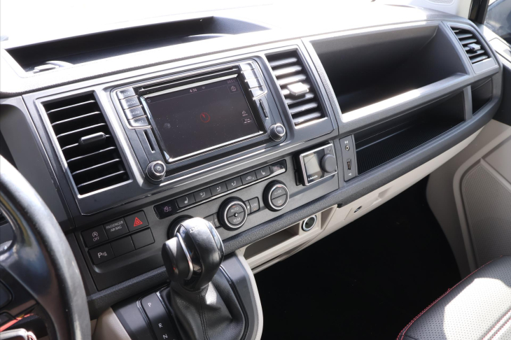 Volkswagen Caravelle 2,0 TDI 150kW DSG 8Míst Comfort