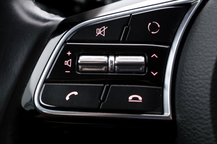 Kia Ceed 1,4 i 73 kW Exclusive CZ DPH