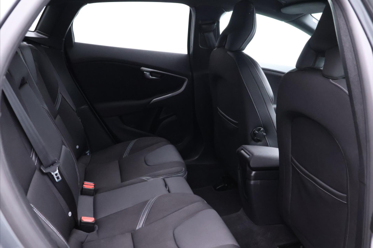 Volvo V40 1,5 T2 90kW Aut. Momentum