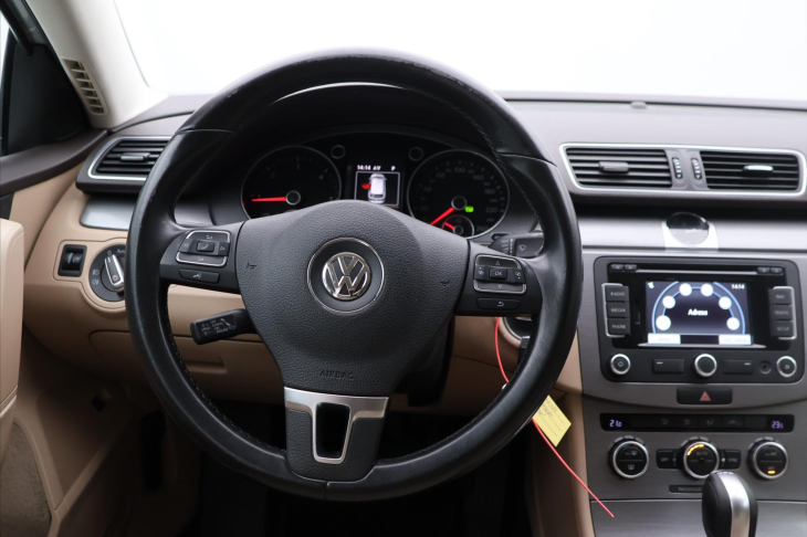 Volkswagen Passat 2,0 TDI 103kW DSG Xenon Navi